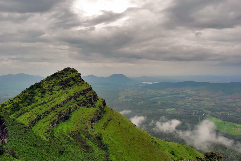 2. Baba Budangiri – Hills with a Spiritual Touch