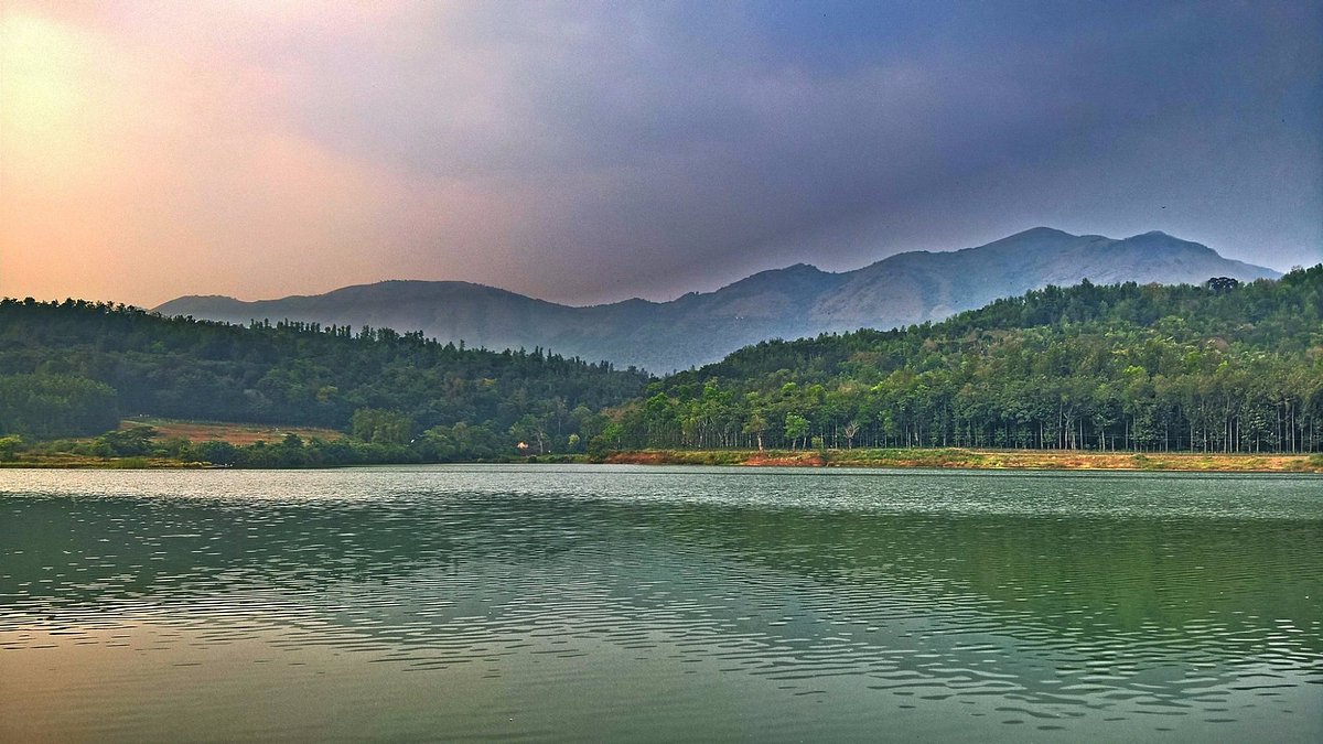 Hirekolale Lake – For a Peaceful Evening